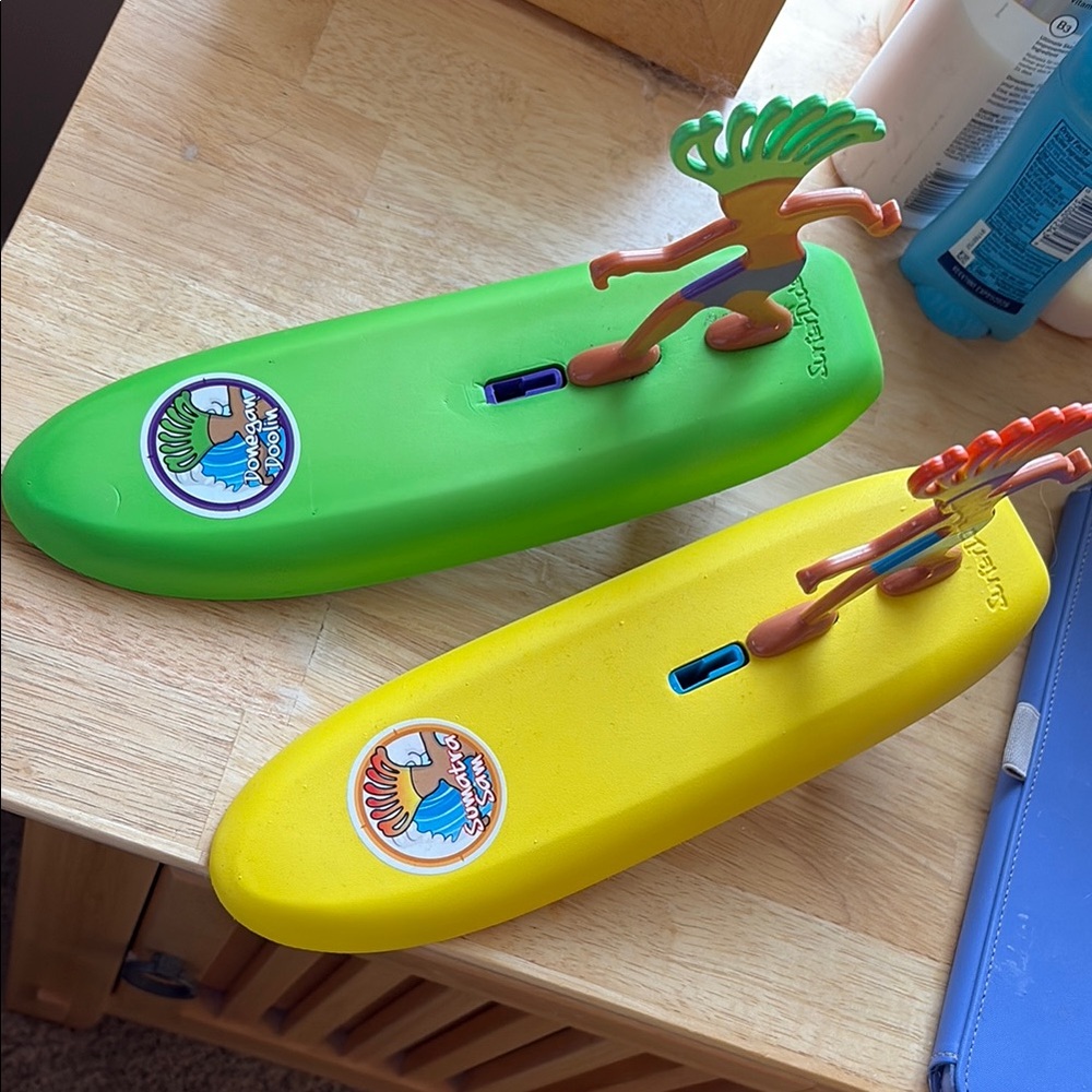 Sun Jammers Green and Yellow Surfboard Decor